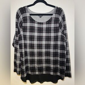 Torrid Size 1 Light Black, Grey, and Pink Plaid Sweater